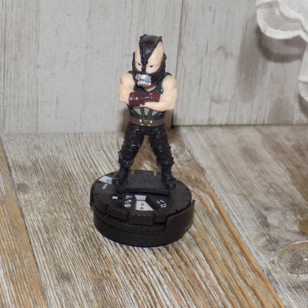 TM & COMICS GUY TOY CAKE TOPPER *